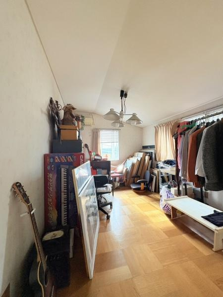 横浜市神奈川区旭ケ丘の中古一戸建の洋室