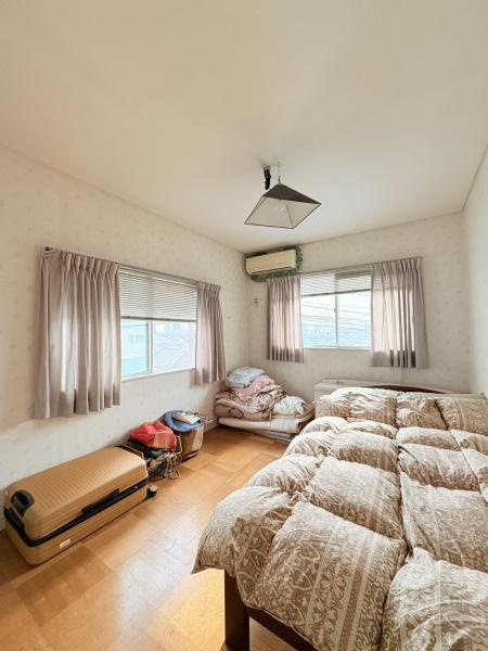 横浜市神奈川区旭ケ丘の中古一戸建の洋室