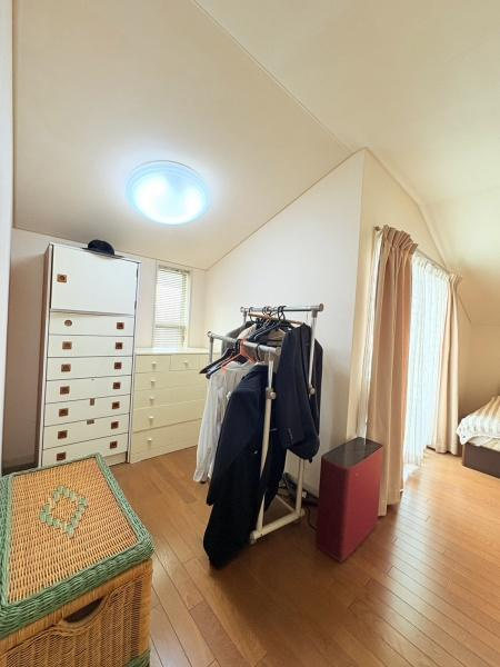 横浜市神奈川区旭ケ丘の中古一戸建の洋室