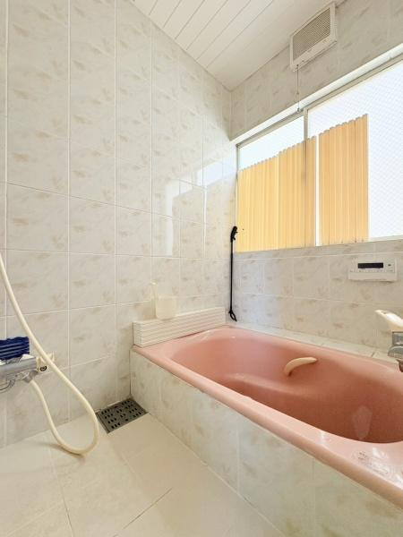 横浜市神奈川区旭ケ丘の中古一戸建の浴室