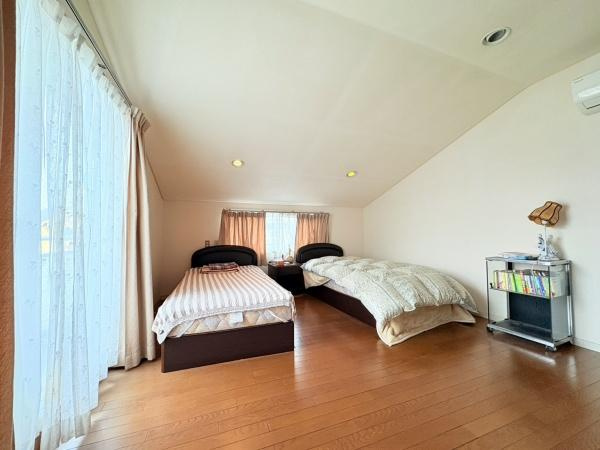 横浜市神奈川区旭ケ丘の中古一戸建の洋室