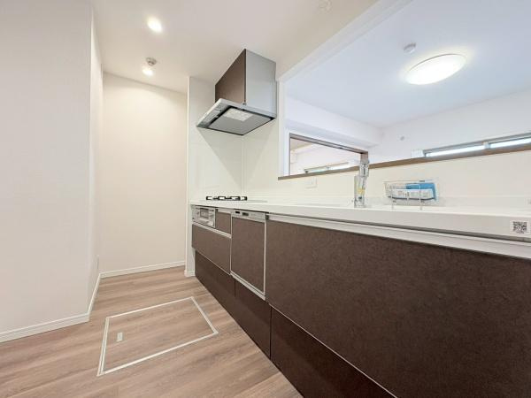 ライオンズヒルズ柿生の和室|和室です。リビング続きで使いやすいです。日当たり良好です。
