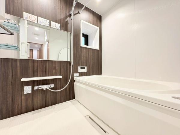 ライオンズヒルズ柿生の独立洗面台|やっぱり洗面室に収納があると便利ですよね。