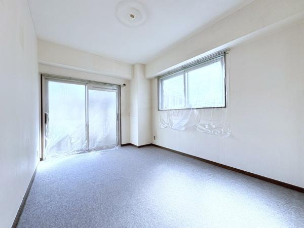 サンパレス下永谷の洋室