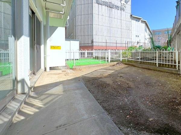サンパレス下永谷の庭