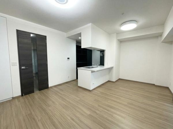 【居間・リビング】 | ロジュマン守口 | こちらの画像は、AIを用いて家具等を消しております。