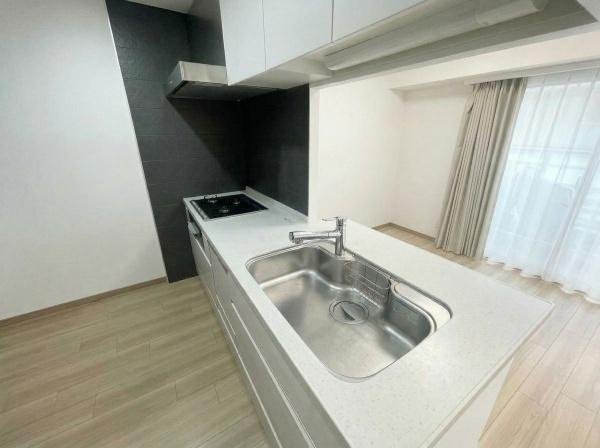 【居間・リビング】 | ロジュマン守口 | こちらの画像は、AIを用いて家具等を消しております。