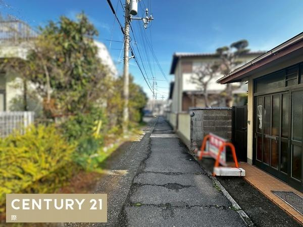 和歌山市西高松2丁目　土地の前面道路含む現地写真