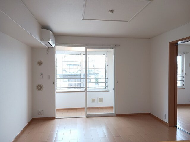 ＦＯＵＲ　ＳＥＡＳＯＮＳ　Ｂの居間・リビング|居間です