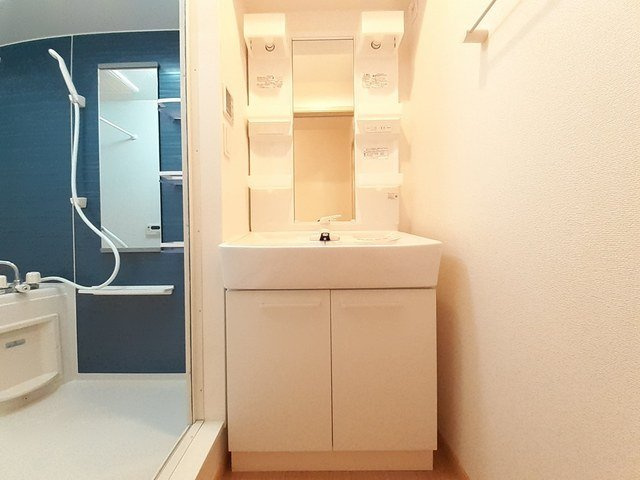 グランデの洗面所|ゆったりとスペースのある洗面所