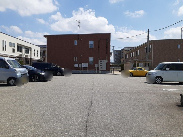 ドゥ・ファミーユＢの駐車場|駐車場です