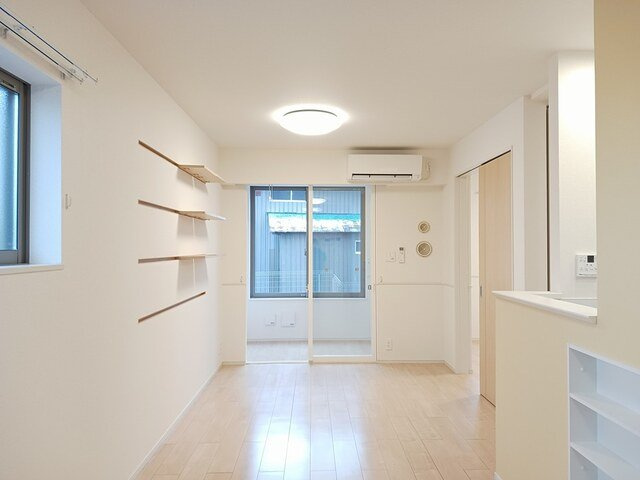 ラパン町村　Ⅰの居間・リビング|こちらの居間で趣味の時間をお楽しみください