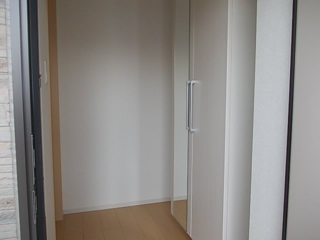 讃良レジデンスの玄関