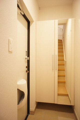 【玄関】 | モンテリーヴルⅠ