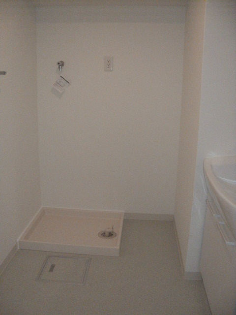 ルミエール苗代の内装|ゆったりスペースの洗面脱衣所です。