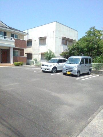 フェリーチェの駐車場