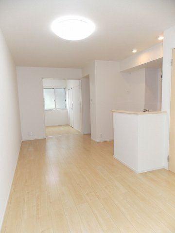 レジデンス　ミモザの居間・リビング