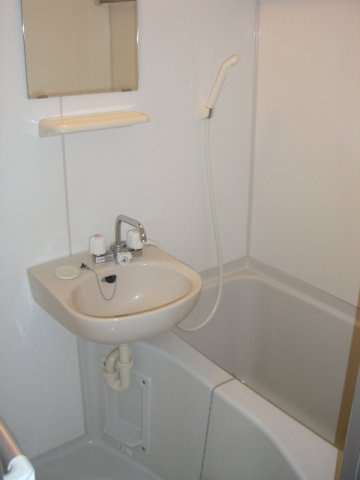 レオパレスさくら高津の浴室|同タイプモデル写真です