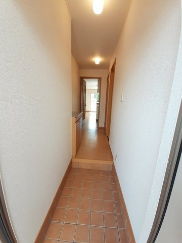 【玄関】 | フローラル奥田Ａ