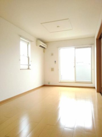 アルバカーサ　Ⅱ号館の居間・リビング