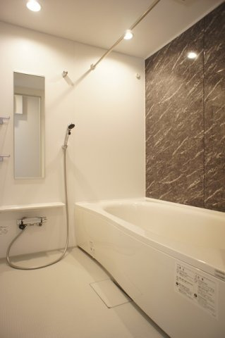 イルシュアＢの浴室