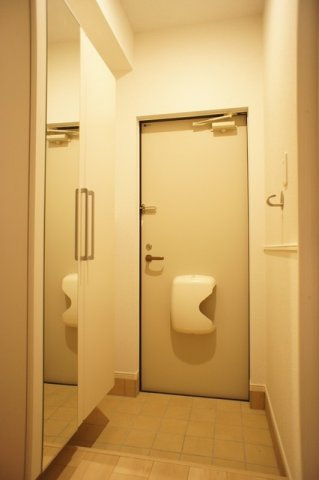 イルシュアＢの玄関