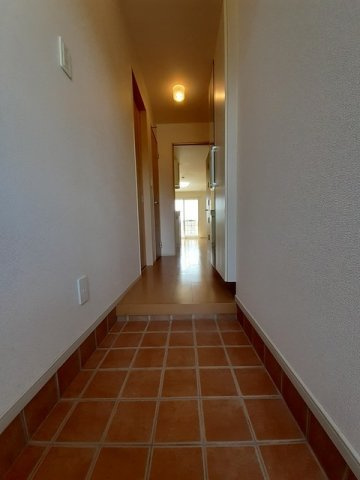 リバー　サイド　レジデンスの玄関