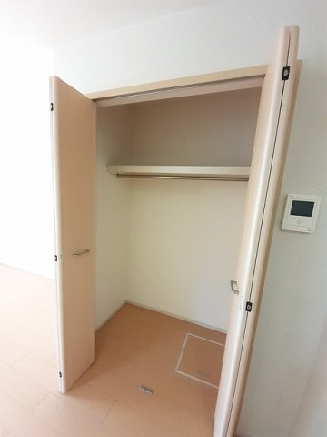 リバー　サイド　レジデンスの収納