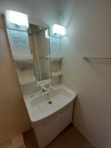 リバー　サイド　レジデンスの洗面所
