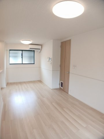 ファミール問田の居間・リビング