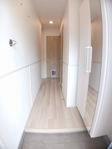 ファミール問田の玄関