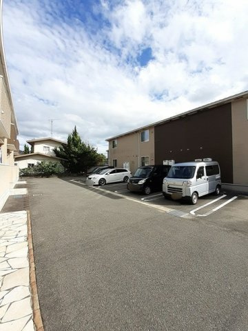 カルフールＢの駐車場