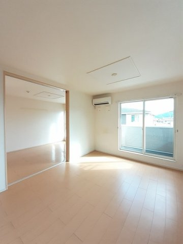 カルフールＢの居間・リビング