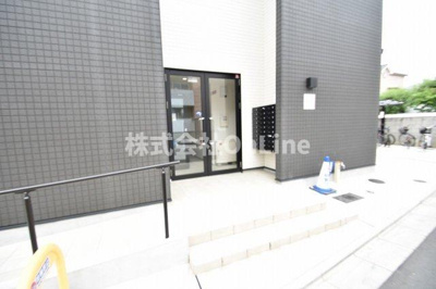 【エントランス】 | リビングライフ長瀬EAST