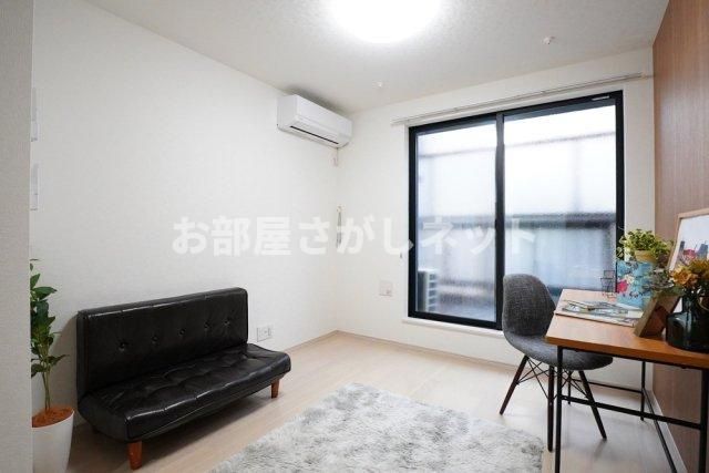 グラン徳丸【おとり物件なし】#学生・社会人にオススメ！初期費用分割払いOK！の居間・リビング|※家具・小物はイメージです