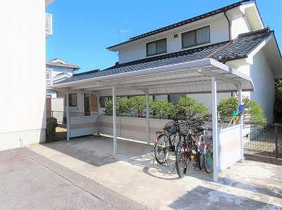 レオパレスブルガリのその他|屋根付き駐輪場あり