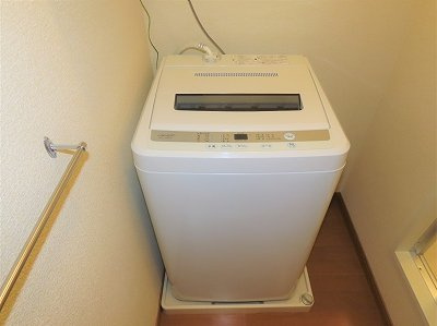 レオパレスブルガリのその他|洗濯機も付いています