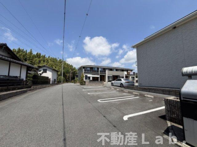 ベラ　ルーチェ　Ａの駐車場