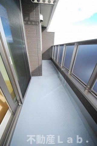 ダダ　フリシュ　Ａのバルコニー