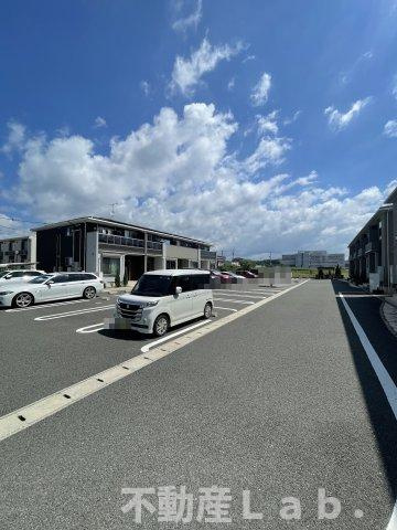 ダダ　フリシュ　Ａの駐車場