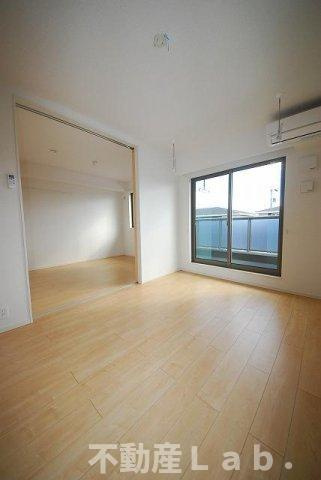 ダダ　フリシュ　Ａの内装