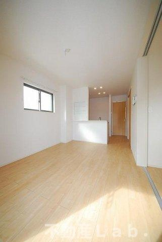 ダダ　フリシュ　Ａの居間・リビング