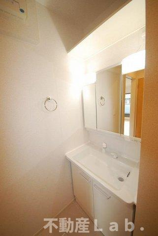 ダダ　フリシュ　Ａの洗面所