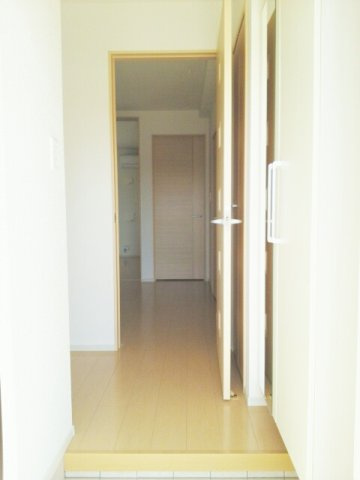 ヴィラ　エクレール　Ｂの玄関