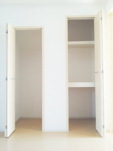 ヴィラ　エクレール　Ｂの収納