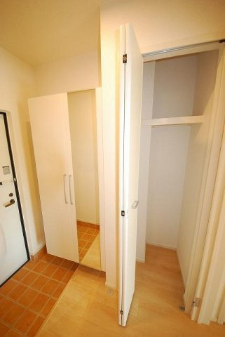 ＲＥＩＷＡ　Ⅱの玄関