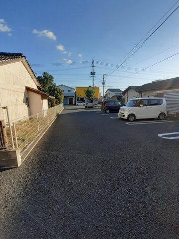 ハイム・プランドールの駐車場