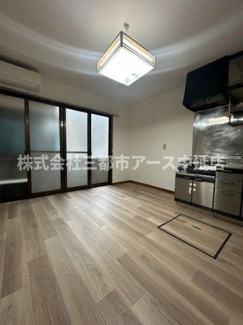 【居間・リビング】 | 髙橋邸 | 髙橋邸　は三都市アース中延店へお任せください！　ご内覧可能なお部屋は物件現地お待ち合わせご案内可能です！