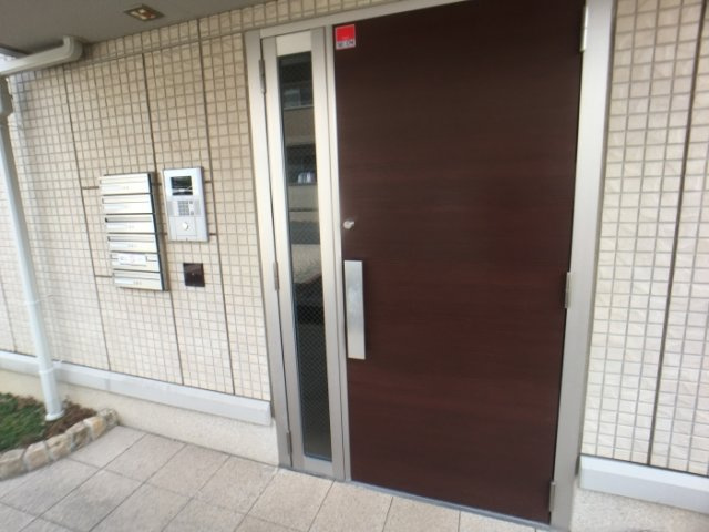 リヴェール南流山 Ａのエントランス|集合ポスト・オートロック