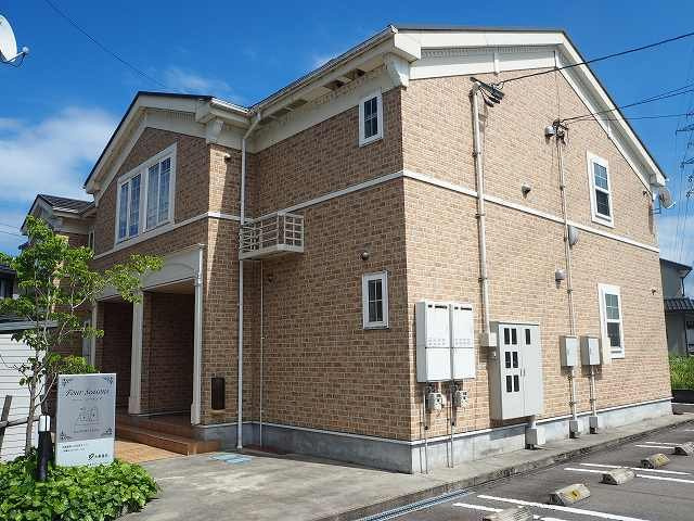 ＦＯＵＲ　ＳＥＡＳＯＮＳ　Ｂ